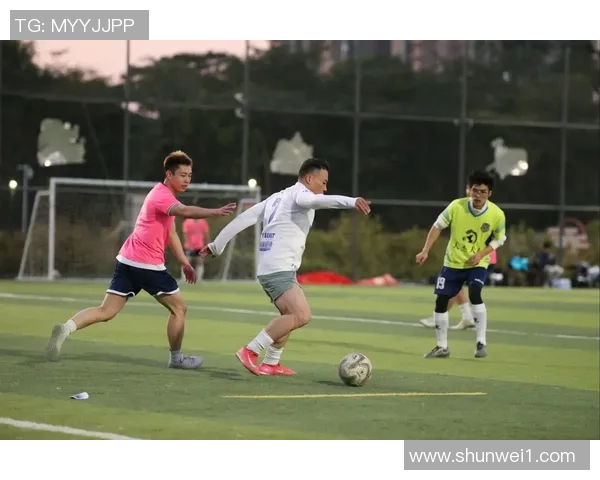 足球社区的魅力与发展探讨如何提升球迷互动与参与感 足球社区的魅力与发展探讨如何提升球迷互动与参与感